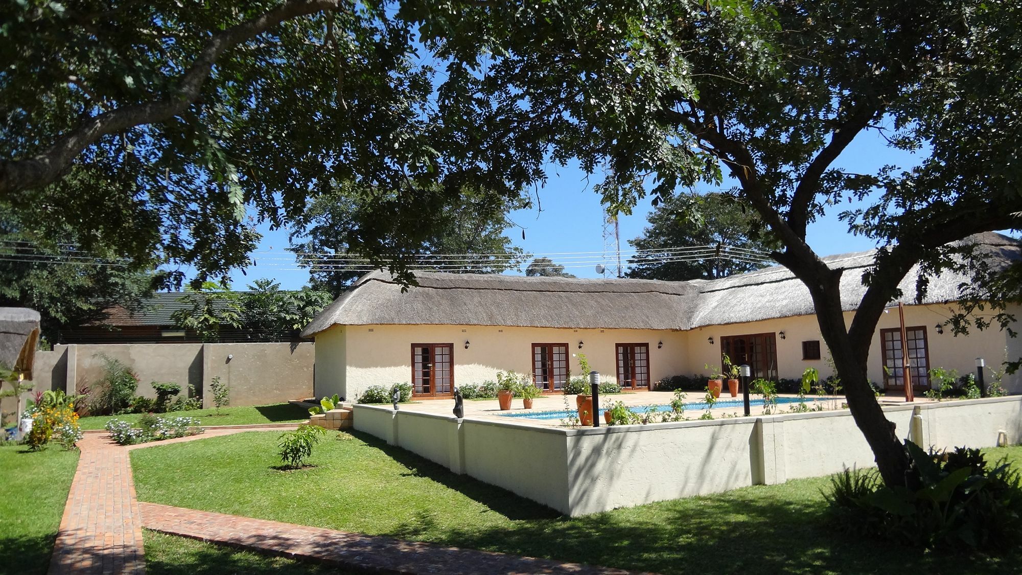 Mandebele Lodge Victoria Falls Extérieur photo